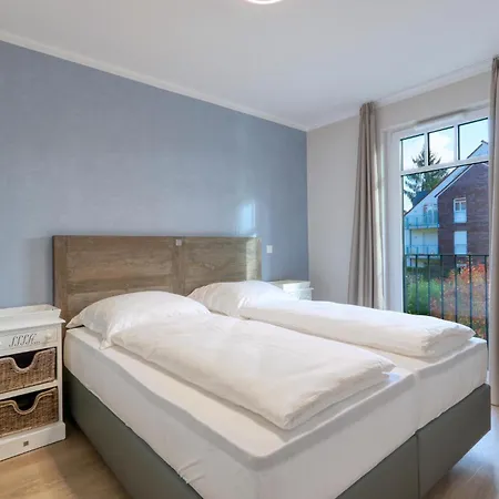 Baltischer Hof 27 *